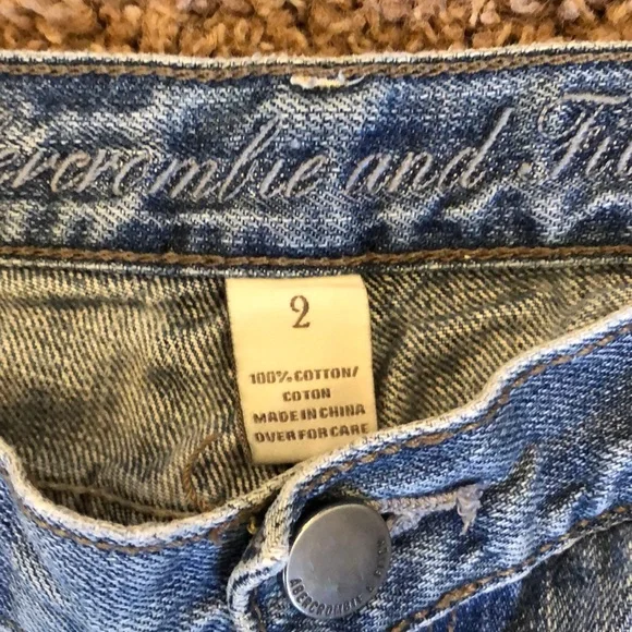Low Rise Abercrombie & Fitch Jean Shorts - Picture 2 of 8